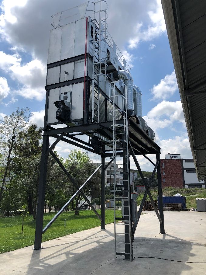 EcoWood Industrial SP  Площадки обслуживания  Для удобства блок фильтров Ecowood Industrial оснащен площадкой обслуживания рукавных фильтров с балконом и дверью, большой монтажной площадкой для установки и обслуживания вентиляторов, лестницами для...
