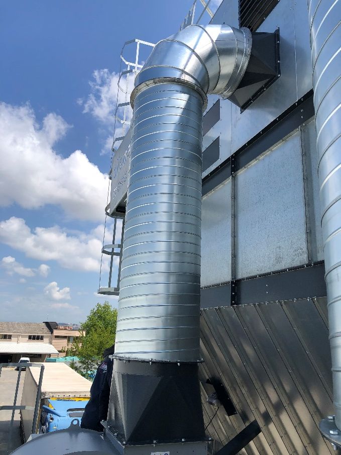 EcoWood Industrial SP  Камера предварительной очистки  Фильтры Ecowood Industrial имеют двухсекционную конструкцию очистки воздуха Загрязненный воздух сначала попадает в камеру предварительной очистки, которая перенаправляет поток загрязненного во...